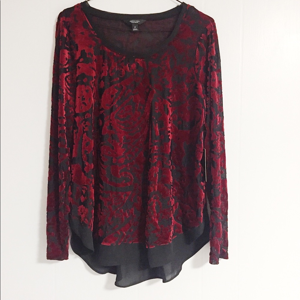 Long Sleeved Black and Red Simply Vera Shirt